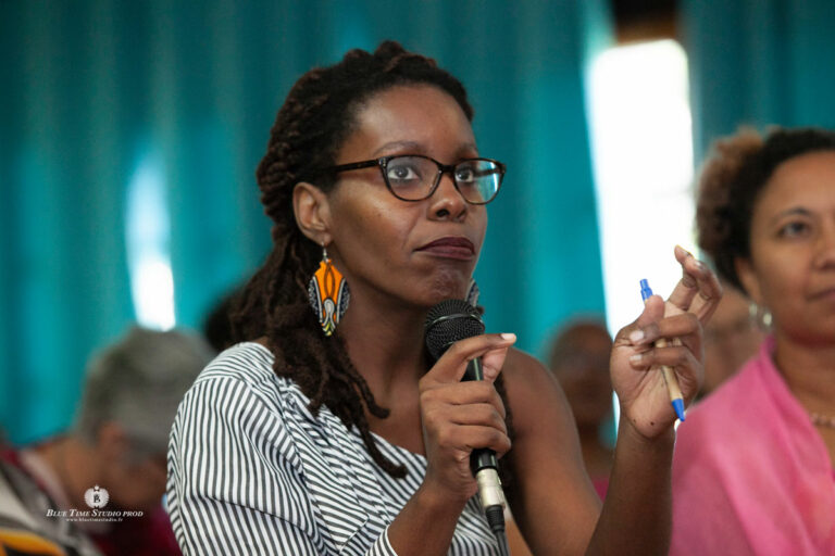 participants à un séminaire de groupe entre médecins et professionnels de la santé